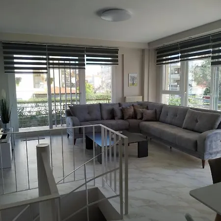 Christina's Garden House Apartment