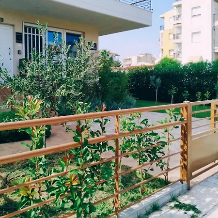 Christina's Garden House Apartament *