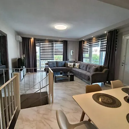 Christina's Garden House * Peraía