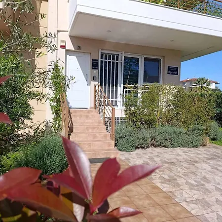 Christina's Garden House Peraía