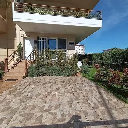 Christina's Garden House Peraía