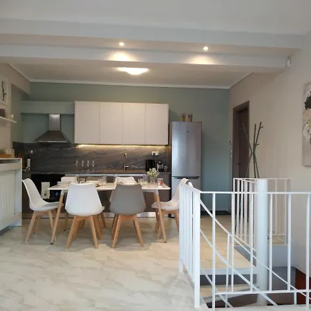 公寓 Christina's Garden House Peraía